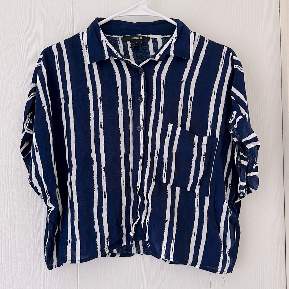 Forever 21 Cropped Button-down Shirt